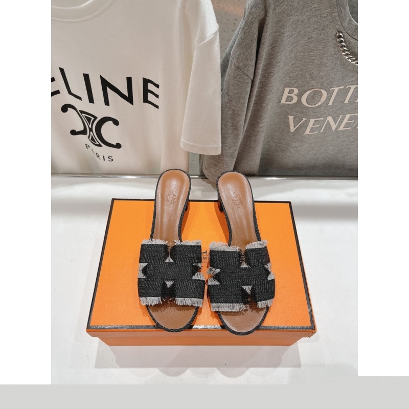 H**mes slippers